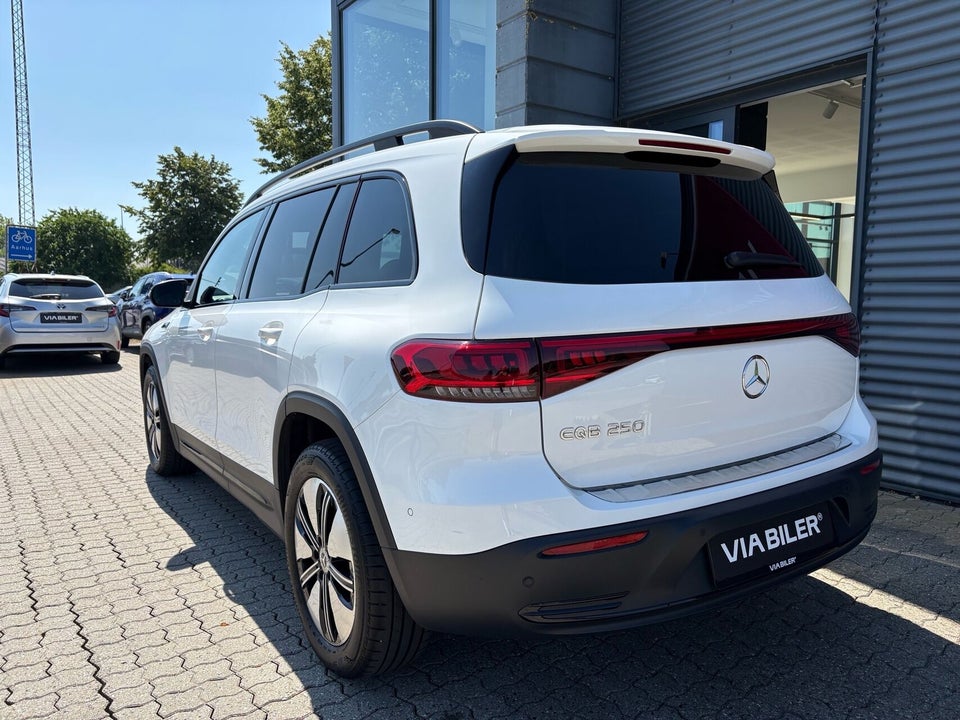 Mercedes EQB250 Electric Art 5d