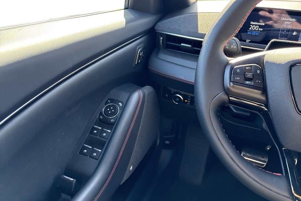 Ford Mustang Mach-E 91 Premium Extended Range AWD 5d
