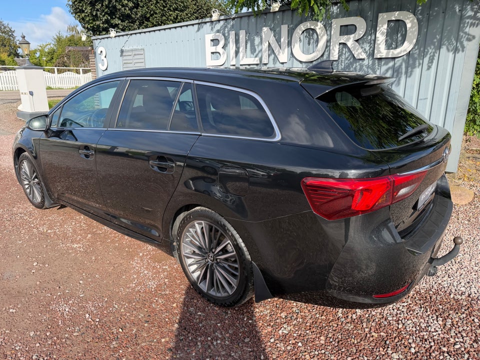 Toyota Avensis 1,8 VVT-i T2 Limited Touring Sports 5d