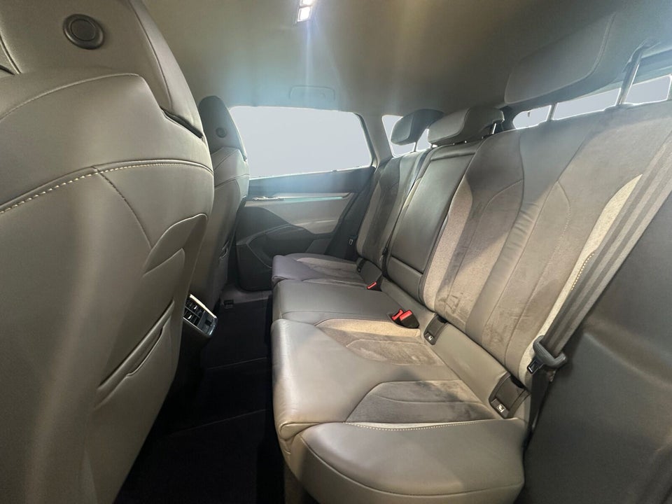 Skoda Enyaq 60 iV Lounge 5d