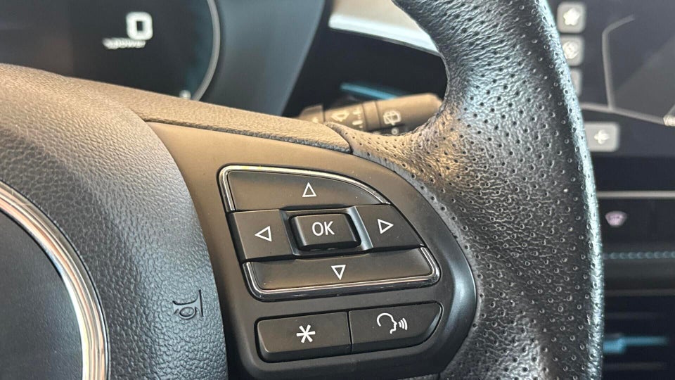 MG MG5 61 Luxury 5d
