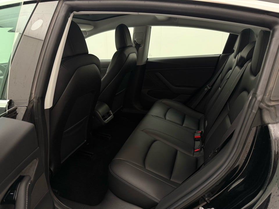 Tesla Model 3 Long Range AWD 4d