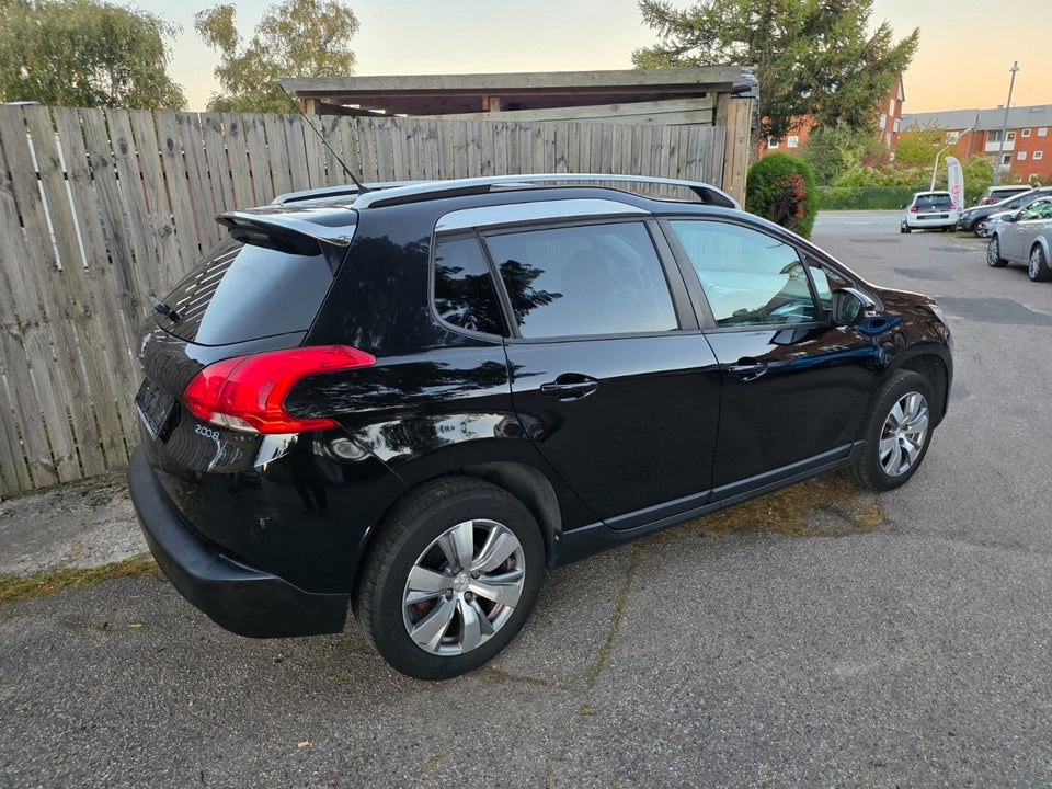 Peugeot 2008 1,2 VTi 82 Active 5d