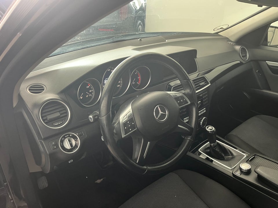 Mercedes C180 2,2 CDi BE 4d