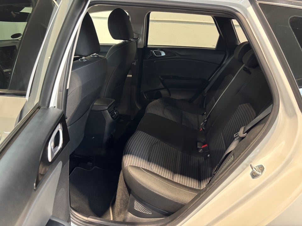 Kia Ceed 1,6 PHEV Prestige SW DCT 5d