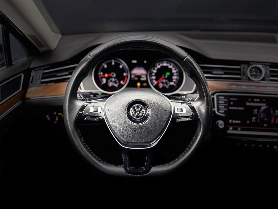 VW Passat 2,0 TDi 190 R-line Variant DSG 5d