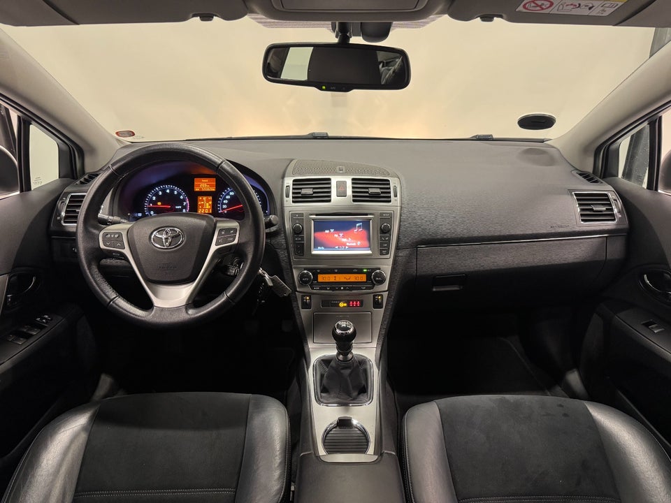 Toyota Avensis 1,6 VVT-i T2 Premium 4d