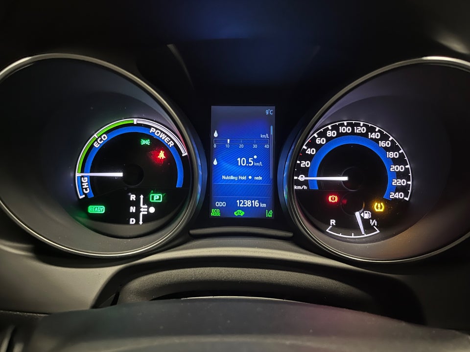 Toyota Auris 1,8 Hybrid H2 Comfort Touring Sports CVT 5d