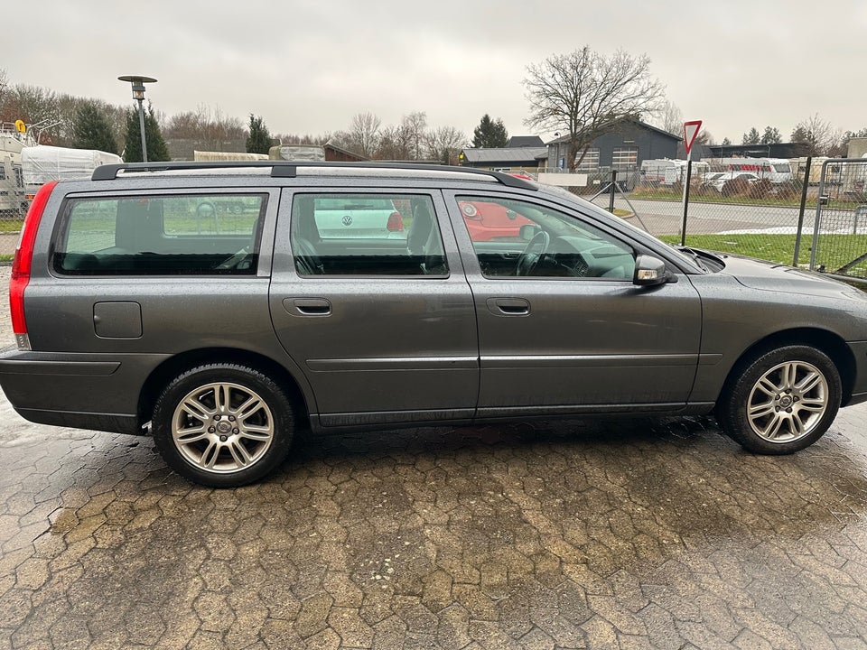 Volvo V70 2,4 140 Momentum 5d