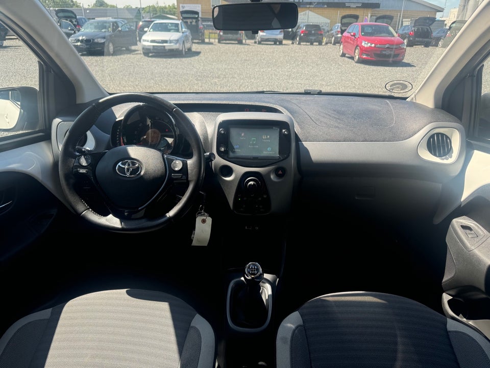 Toyota Aygo 1,0 VVT-i x-plore 5d