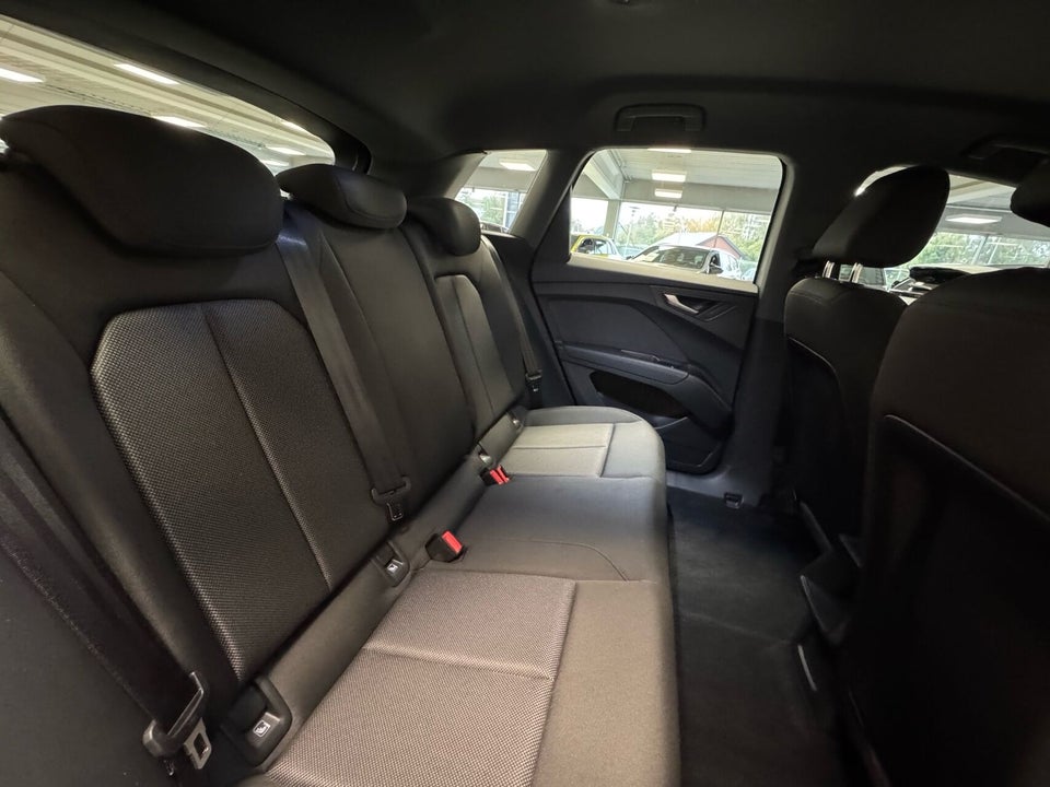 Audi Q4 e-tron 35  5d