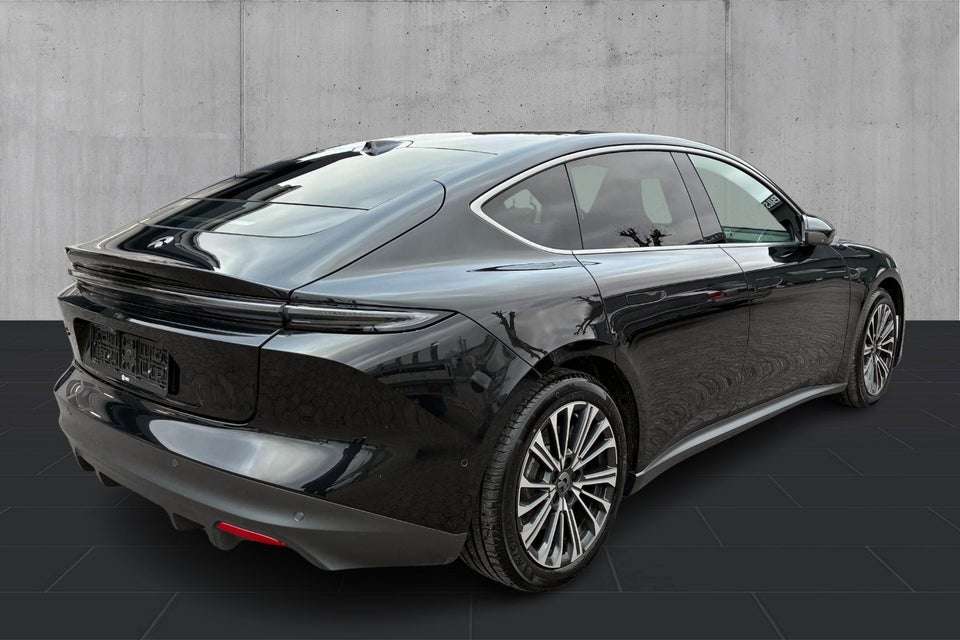 NIO ET5 75 Standard Range 4d