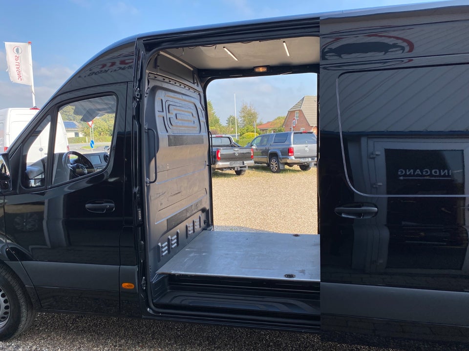 Mercedes Sprinter 317 2,0 CDi A2 Kassevogn aut. RWD