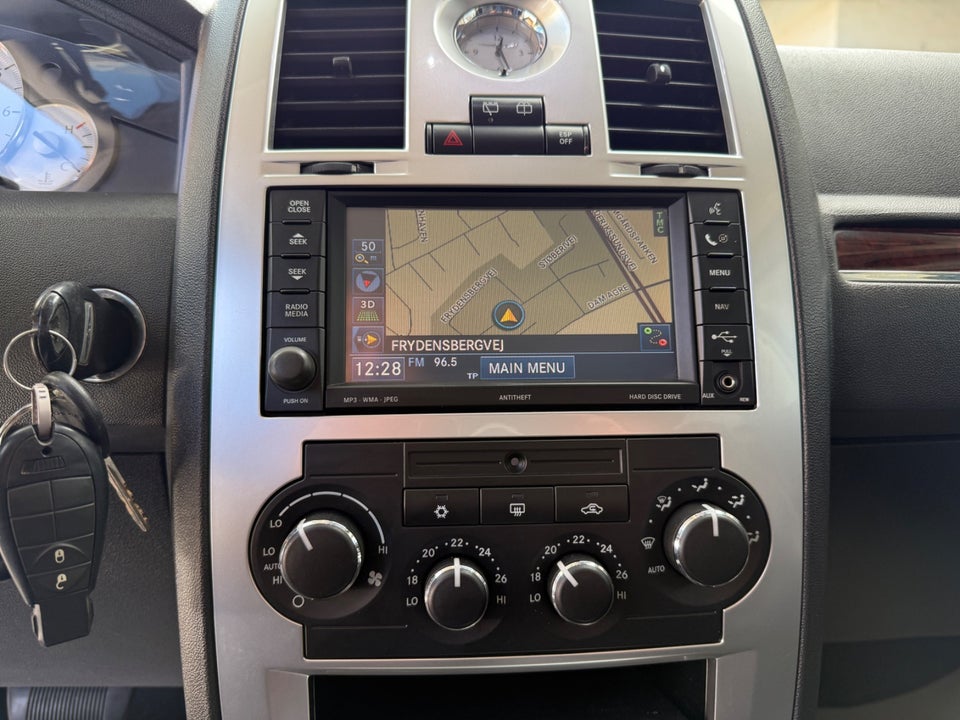 Chrysler 300C 3,0 CRD Touring aut. Van 5d