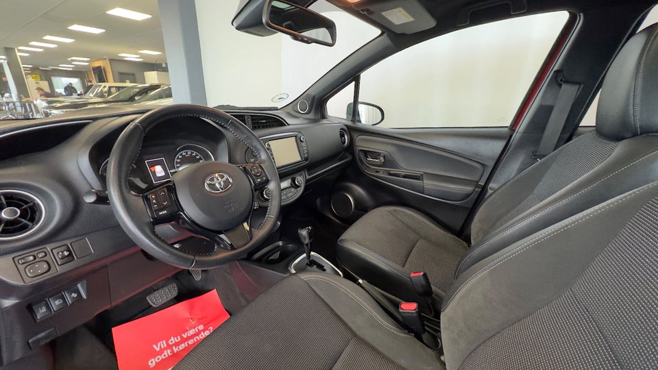 Toyota Yaris 1,5 Hybrid CHIC e-CVT 5d