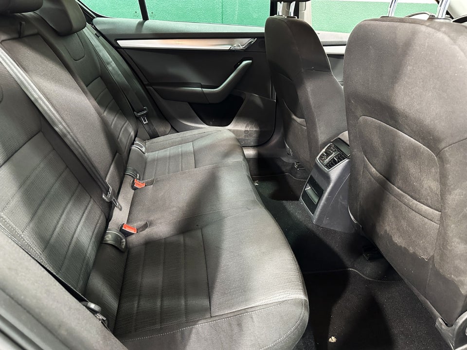 Skoda Octavia 1,6 TDi 110 Ambition 5d