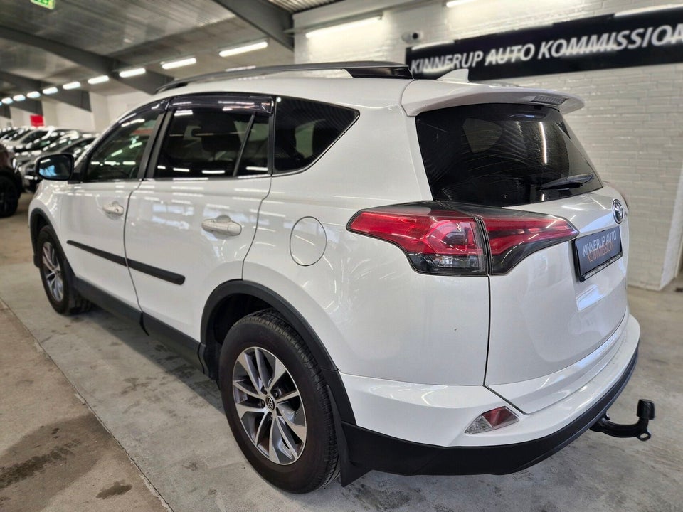 Toyota RAV4 2,0 D-4D T2 5d