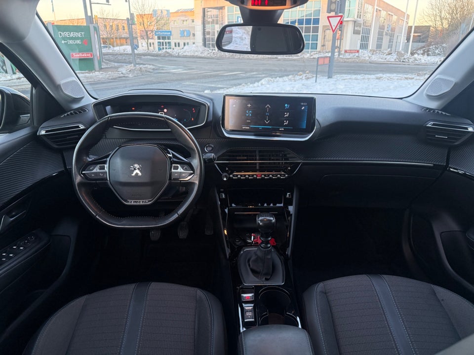 Peugeot 208 1,2 PureTech 100 Allure Sky 5d