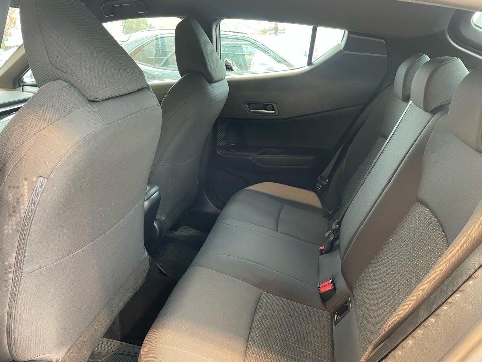 Toyota C-HR 1,8 Hybrid Limited CVT 5d