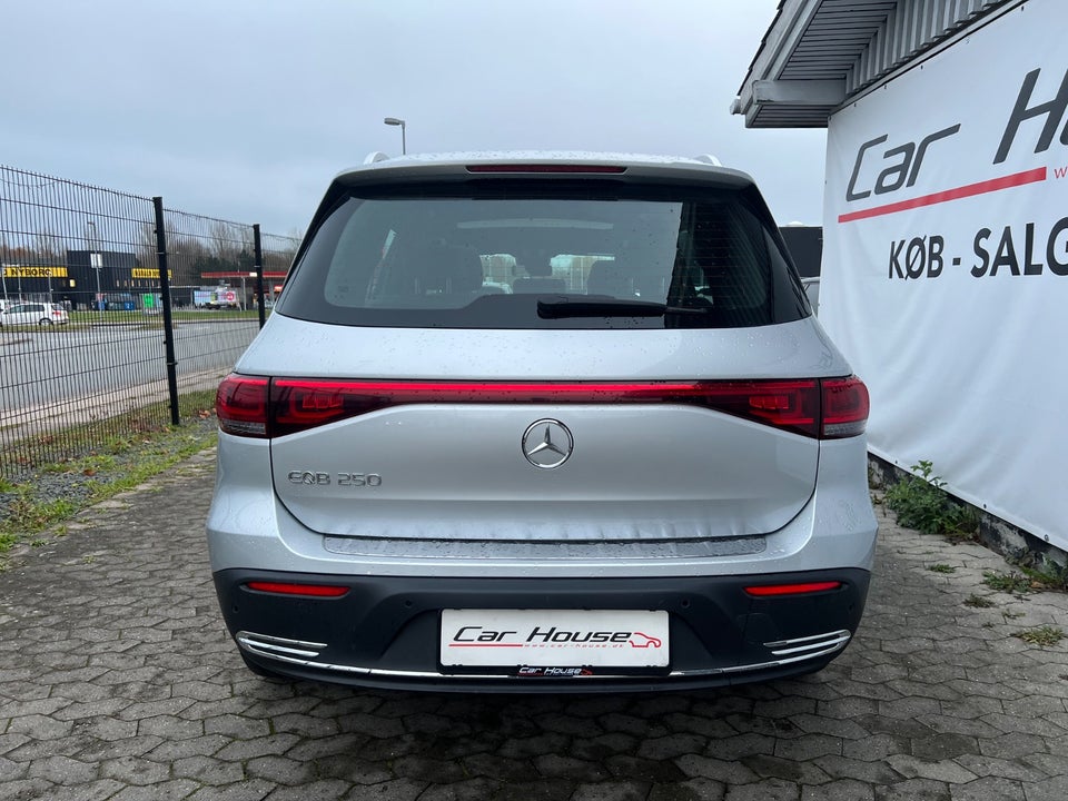 Mercedes EQB250 Progressive 5d