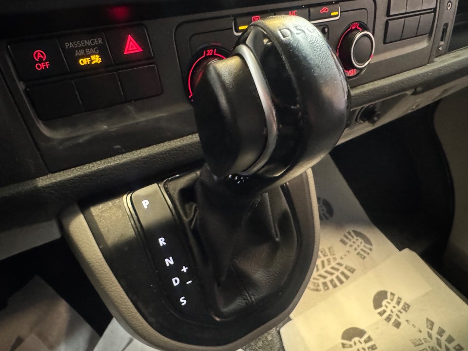 VW Transporter 2,0 TDi 150 Kassevogn DSG kort