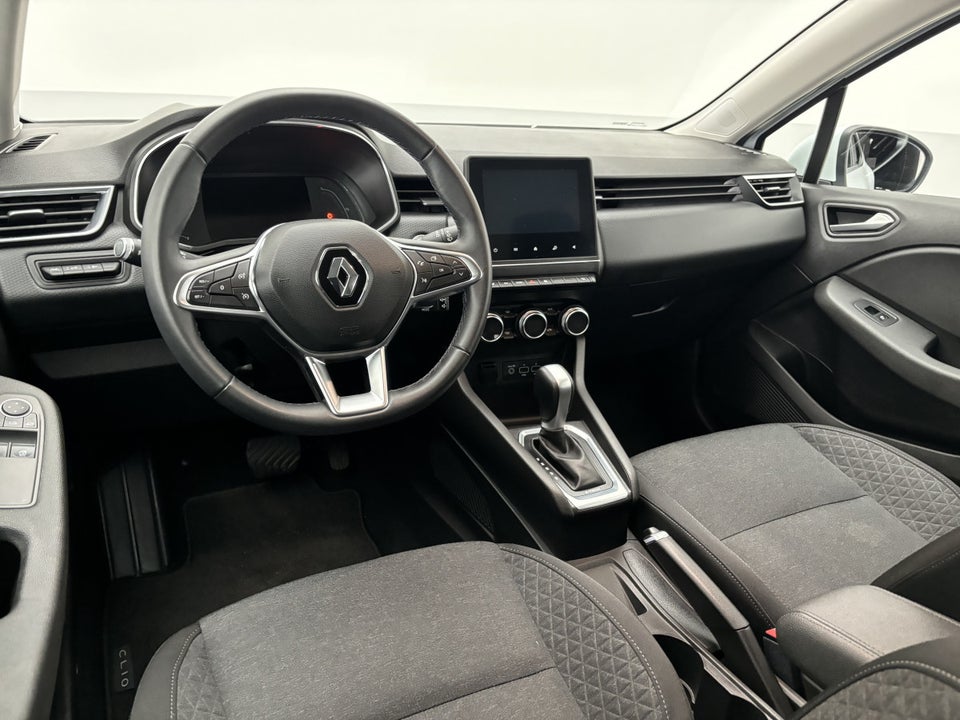 Renault Clio V 1,6 E-Tech Intens 5d