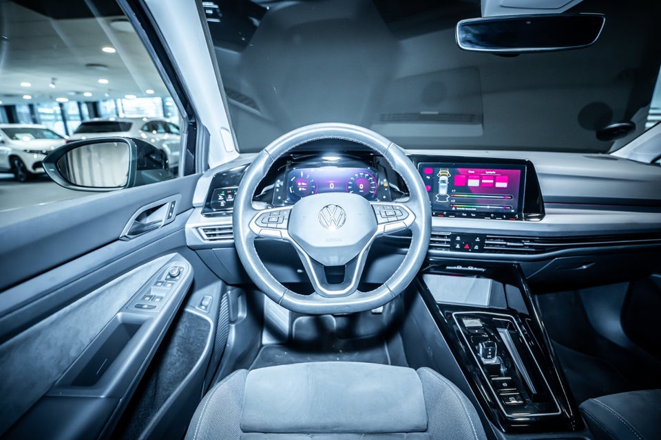 VW Golf VIII 1,4 eHybrid Style 75 Years Edition DSG 5d