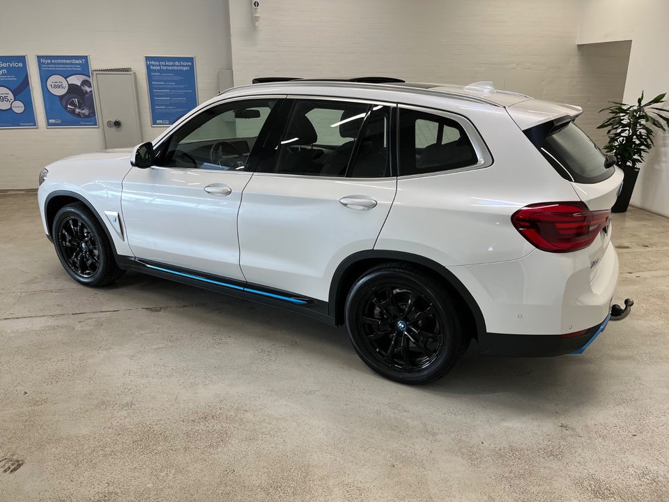 BMW iX3 Charged 5d