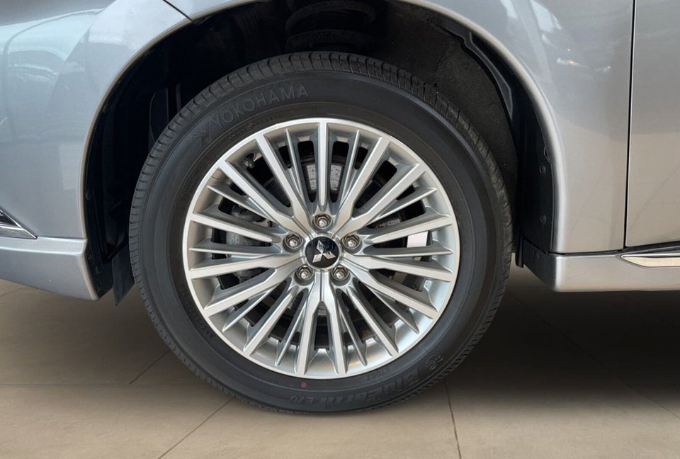 Mitsubishi Outlander 2,4 PHEV Intense CVT 4WD 5d