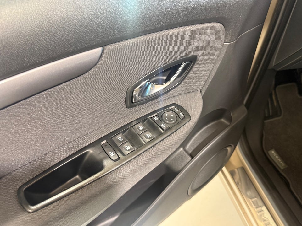 Renault Grand Scenic III 1,5 dCi 110 Dynamique 7prs 5d