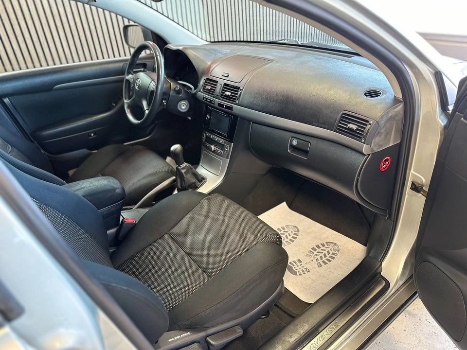 Toyota Avensis 2,0 VVT-i stc. 5d