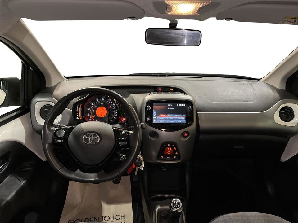 Toyota Aygo 1,0 VVT-i x-pression 5d