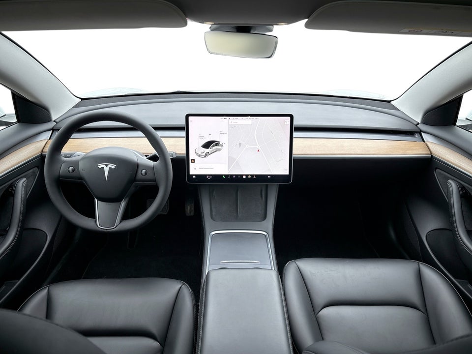 Tesla Model 3 Standard Range+ RWD 4d