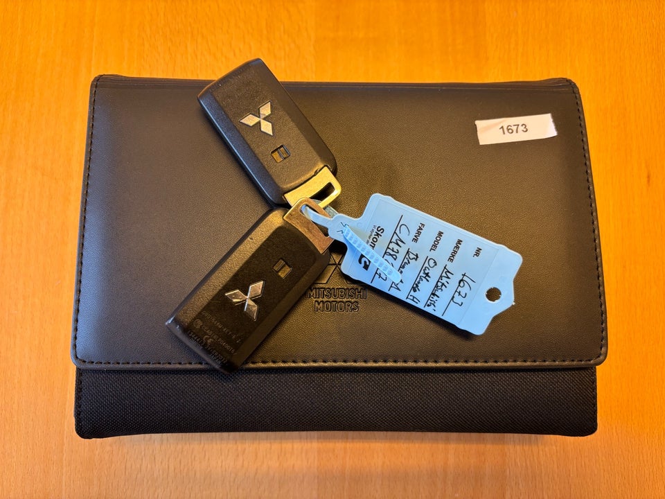 Mitsubishi Outlander 2,4 PHEV Invite CVT 4WD 5d