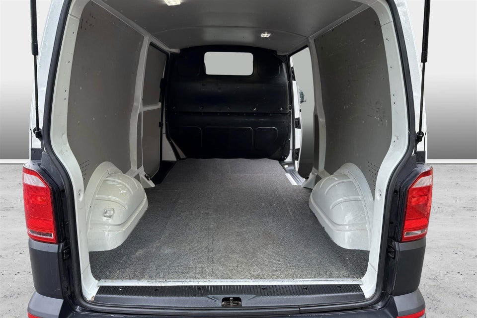 VW Transporter 2,0 TDi 150 Kassevogn DSG lang