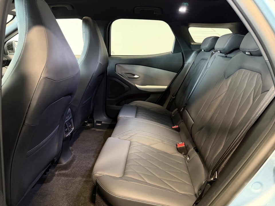 Ford Explorer 77 Premium Extended Range 5d