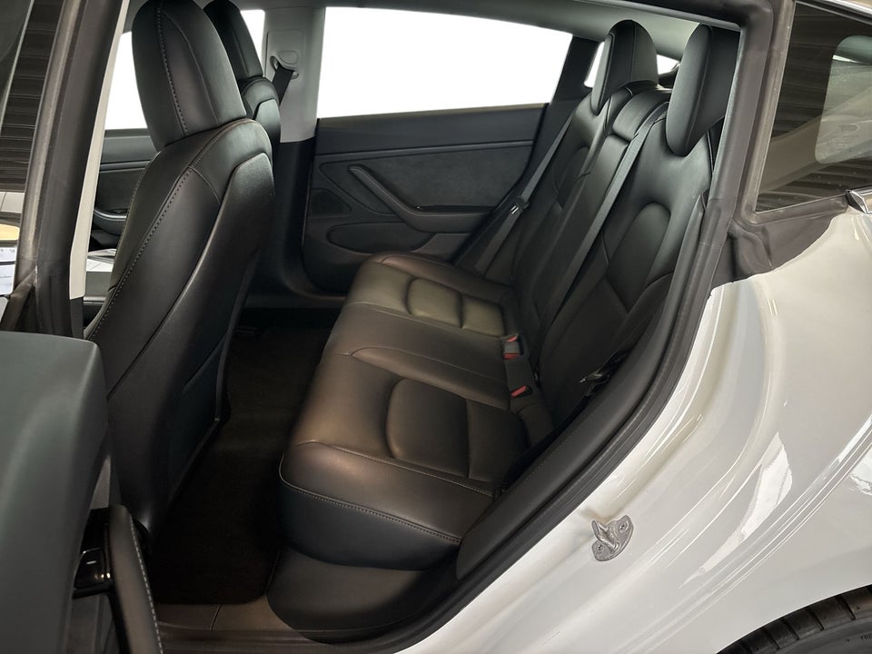 Tesla Model 3 Long Range AWD 4d