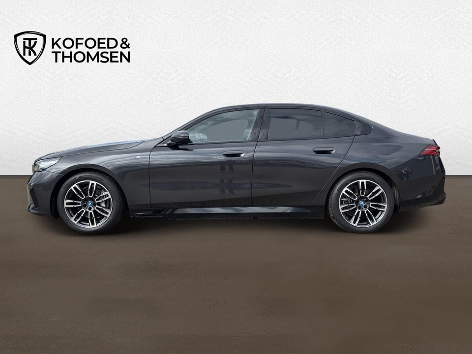 BMW i5 eDrive40 M-Sport 4d