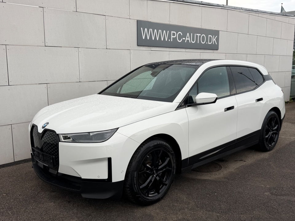 BMW iX xDrive40 Fully Charged 5d