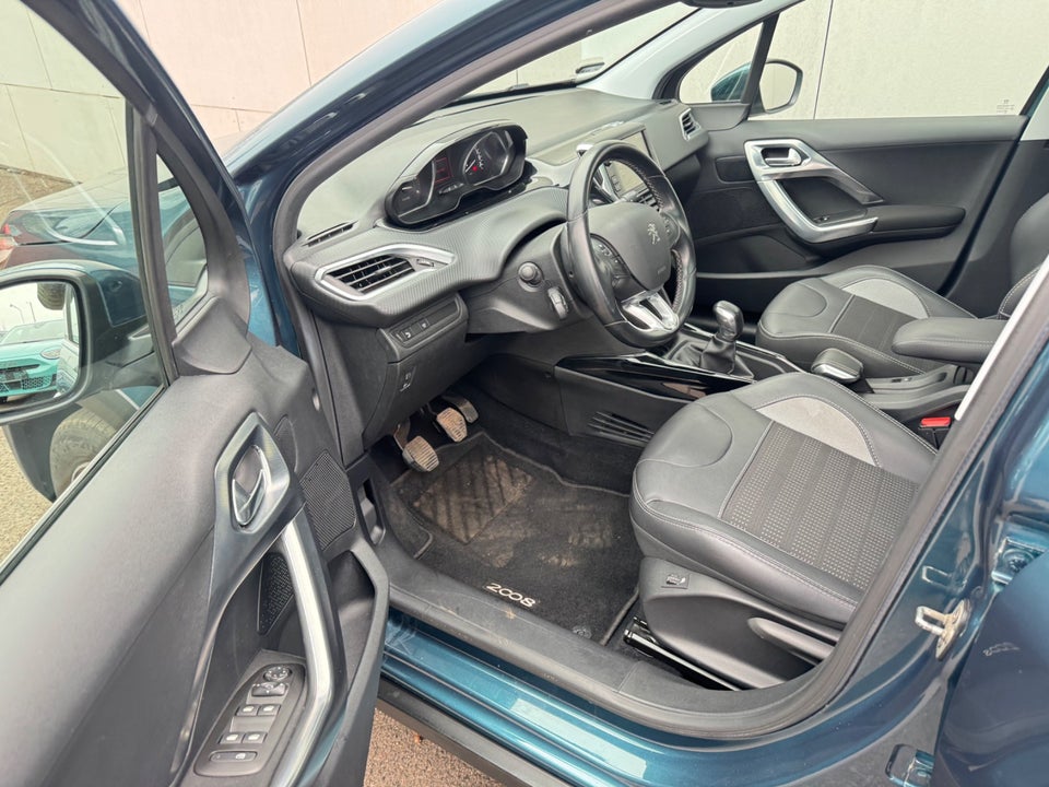 Peugeot 2008 1,6 BlueHDi 100 Allure Sky 5d