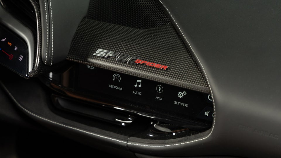 Ferrari SF90 Spider 4,0 DCT 2d