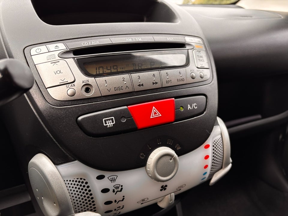 Citroën C1 1,0i Attraction 5d