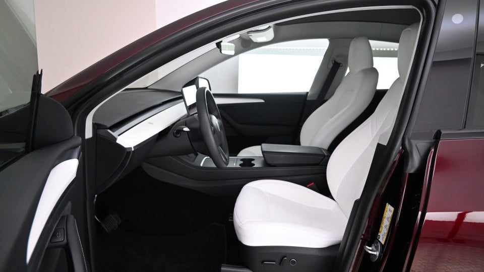 Tesla Model Y Long Range AWD 5d