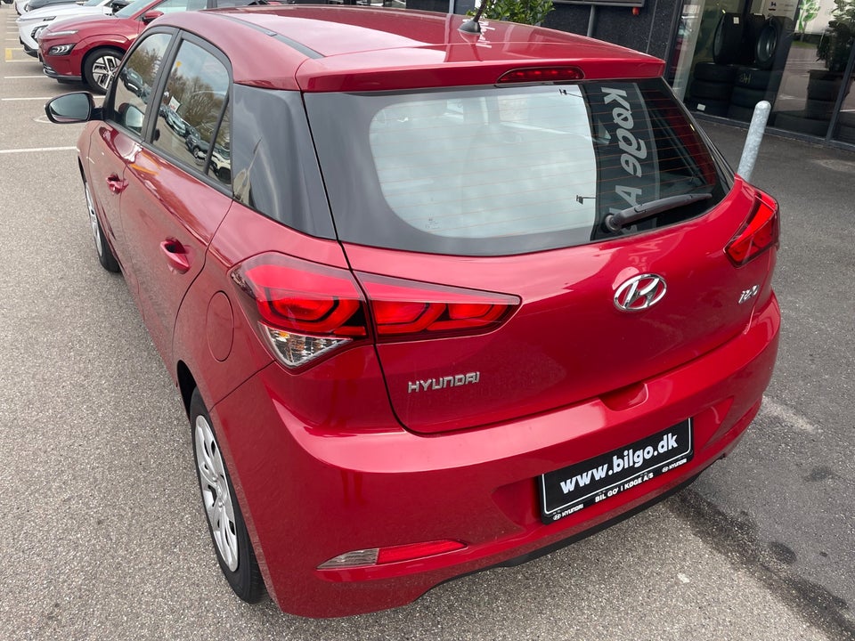 Hyundai i20 1,25 Passion 5d