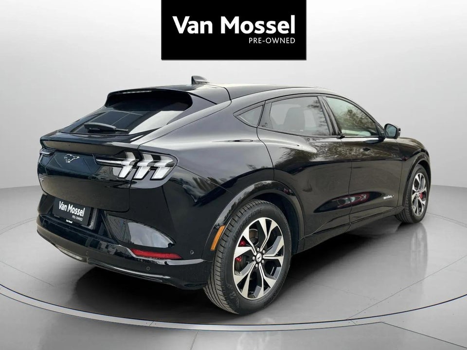 Ford Mustang Mach-E 98 Premium Extended Range AWD 5d