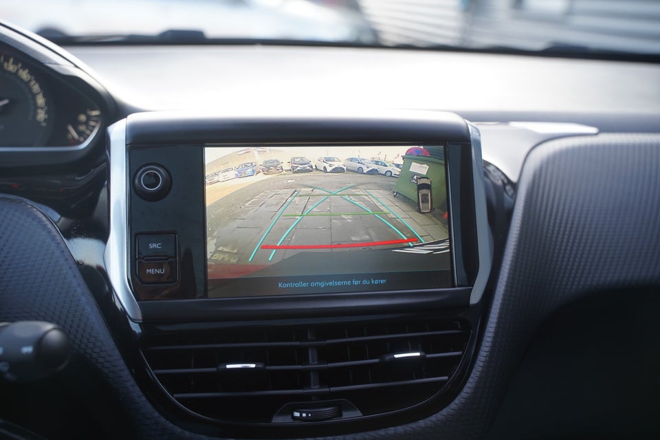 Peugeot 2008 1,5 BlueHDi 100 Prestige Sky 5d