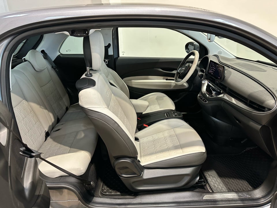 Fiat 500e 42 la Prima by Bocelli 3+1 4d