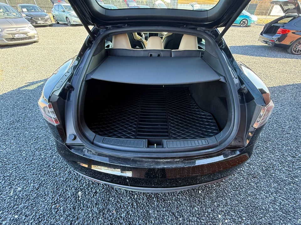 Tesla Model S P90D 5d