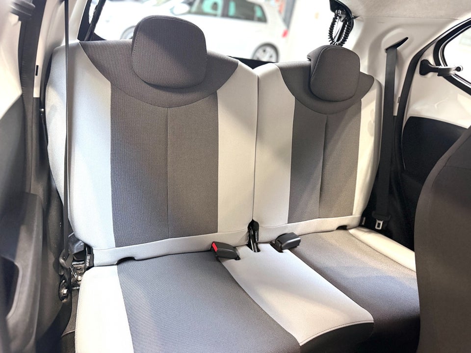 Toyota Aygo 1,0 VVT-i x-black 5d