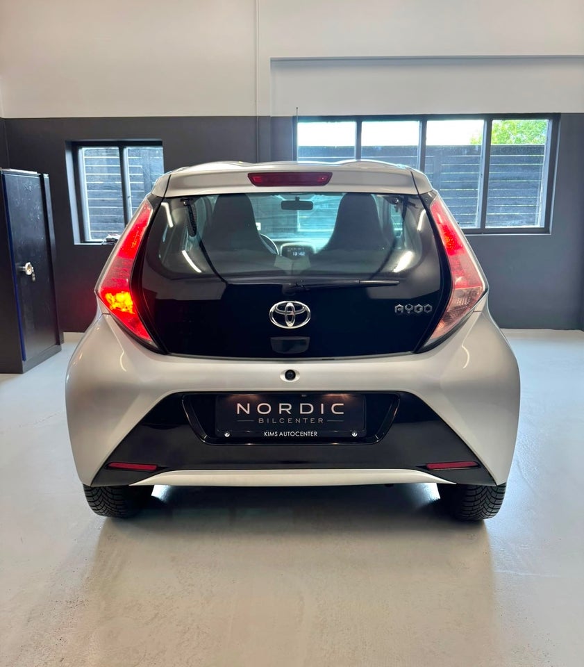 Toyota Aygo 1,0 VVT-i x-play x-touch 5d